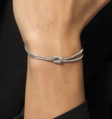 Bracciale Uomo in Acciaio con Nodo e Zirconi Bianchi