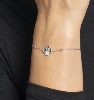 Bracciale Donna in Acciaio con Quadrifoglio e Punti Luce di Zircone Bianco